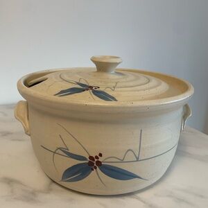 Vintage Dan Taylor Cream Handcrafted Ceramic Soup/Stew Tureen Medicine Hat AB